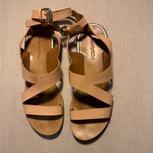See By Chloe Ysee Sandal Crisscross Flatform Tan Size 39EU/US 9